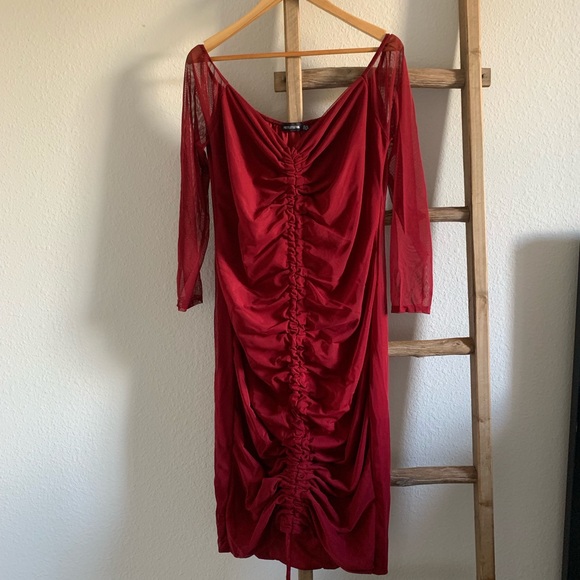 PrettyLittleThing Bodycon Dress - Picture 5 of 5